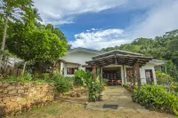 The Hilltop Eco Homestay Hotels in Medadumbara