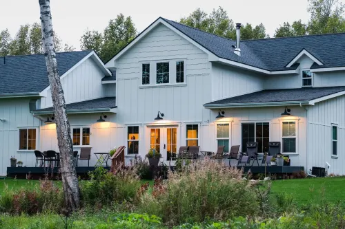 Snowgoose Pond Bed & Breakfast - Homestays