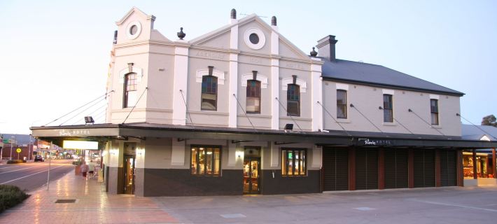 Peden's Hotel Hotels in Cessnock