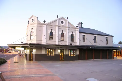 Peden's Hotel Hotels in Cessnock