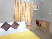 De Lawrence Court and Suites