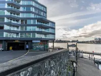 Victoria Regent Waterfront Hotel & Suites Hotels near Laurel Point
