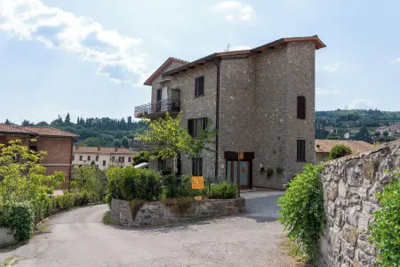 L' Eroico Отели рядом с достопримечательностью «San Giusto in Salcio»