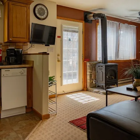 Alpenglow One Bedroom One Bath – A18