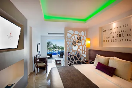 Flamingo Cancun All Inclusive Отели рядом с достопримечательностью «Плайя Гавиота Асуль»