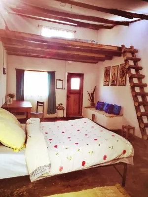 Faly Madagascar Tour Hotels near أنتسيرابي