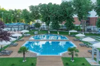 City Palace Hotel Tashkent - Rooftop Pools