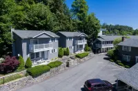 Americas Best Value Inn and Suites Lake George Hôtels à : 