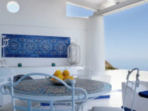 Casa del Prete Con Terrazzo Vista Mare Hotéis em Panarea