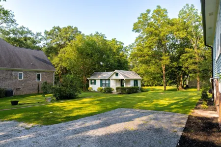 Private 1BR Cottage In Downtown Historic Norcross Отели рядом с достопримечательностью «Парк Бетти Молдин»