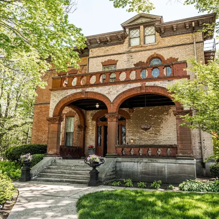 Vrooman Mansion B&B