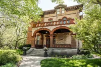 Vrooman Mansion B&B Hotel dekat University of IL Extension