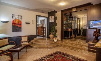 Mannu Hotel