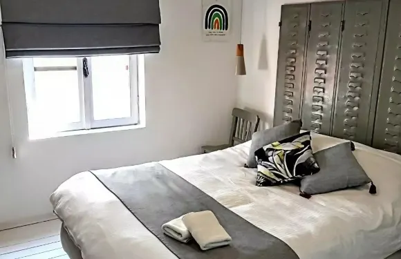 納爾咖啡廳旅館