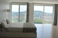 The Seventeen Apartment Hotel - Mountain view
