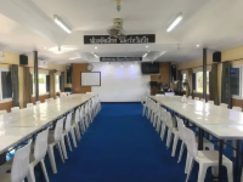 リムブン リゾート プラーンブリーのホテル