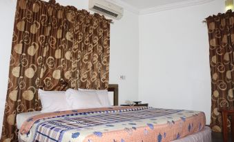 Crystalem Luxury Hotel