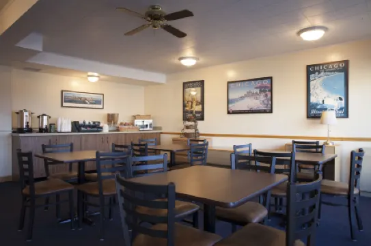 Heart O' Chicago Motel