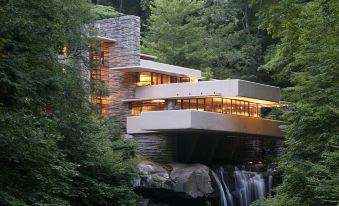 Lake Pointe Inn
