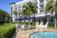 Inn at Pelican Bay - Beach