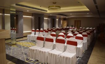 Hotel Deep Clarks Inn Lucknow