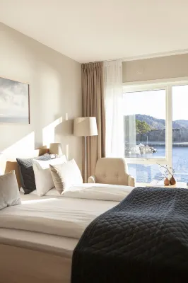 Lindesnes Havhotel Отели в г. 