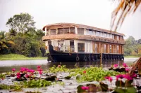 Kerala Luxury House Boat - เรือสำราญ