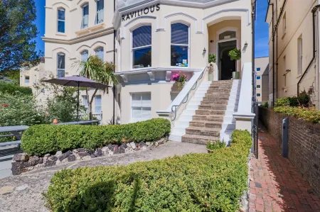 Ravilious Отели рядом с достопримечательностью «Нешнел Траст - Берлинг Гэп энд Севен Систерс»