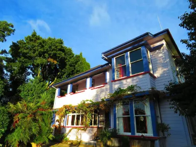 Shady Rest Bed & Breakfast Hotel dekat Pupu spring