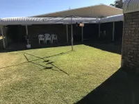 Tea Gardens Motel
