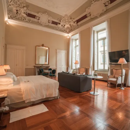 Royal Palace Hotel