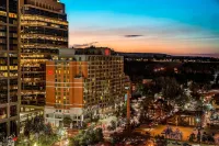 Sheraton Suites Calgary Eau Claire - Romantic