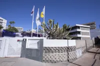 Jacarandas Beach Hotels near Oscar's vape and electronics