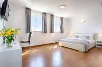 Adriatic Queen Rooms & Apartments