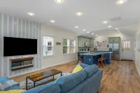 Stylish 4BR Haven Backyard and Fire Pit