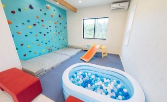 HOTEL CALIFORNIA MIYAKOJIMA RESORT