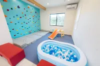 Hotel California Miyakojima Resort