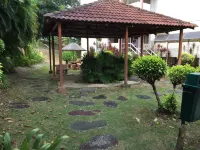 International House Hotels in Gelugor