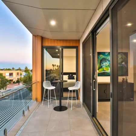 Indulge Apartments - City View Penthouses
