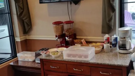 Colonie Inn and Suites