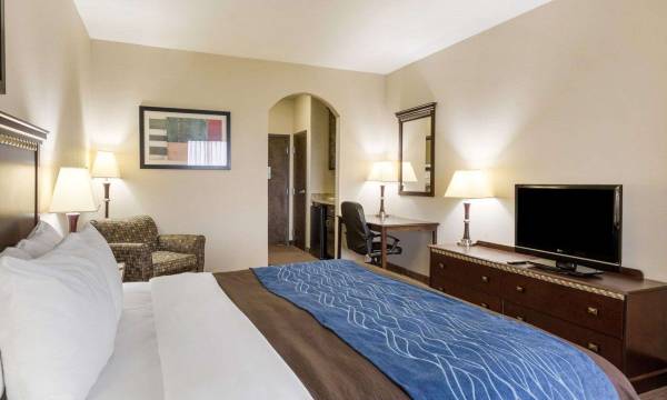 Comfort Inn & Suites