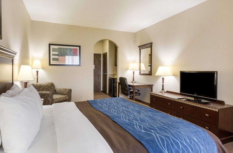 Comfort Inn & Suites