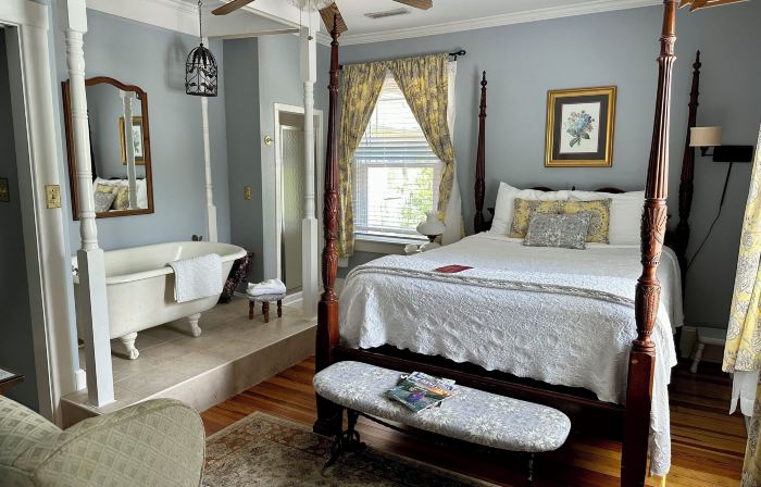 Red Rocker Inn