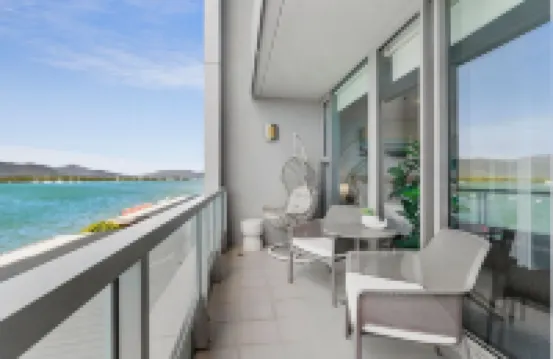 Lux Retreat at Harbour Light Cairns I Sauna I Pool & Prime Location