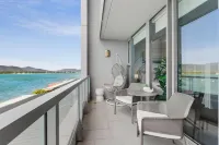 Lux Retreat - Sauna pool & prime location