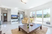 아파트먼트 아쿠아-주릭