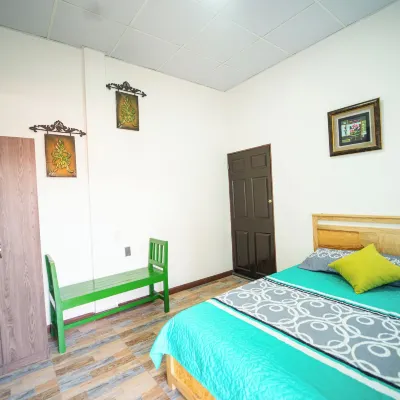503 Casa Hostal Hotels near Centro Histórico de San Salvador