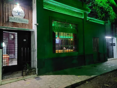 El Gran Gomero Hostal & Motoposada Отели в г. Корриентес