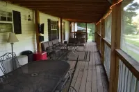 Waterfront Retreat on New River/Claytor Lake