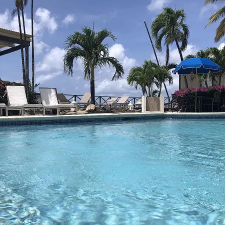 Tropical Sunset Beach Apartment Hotel